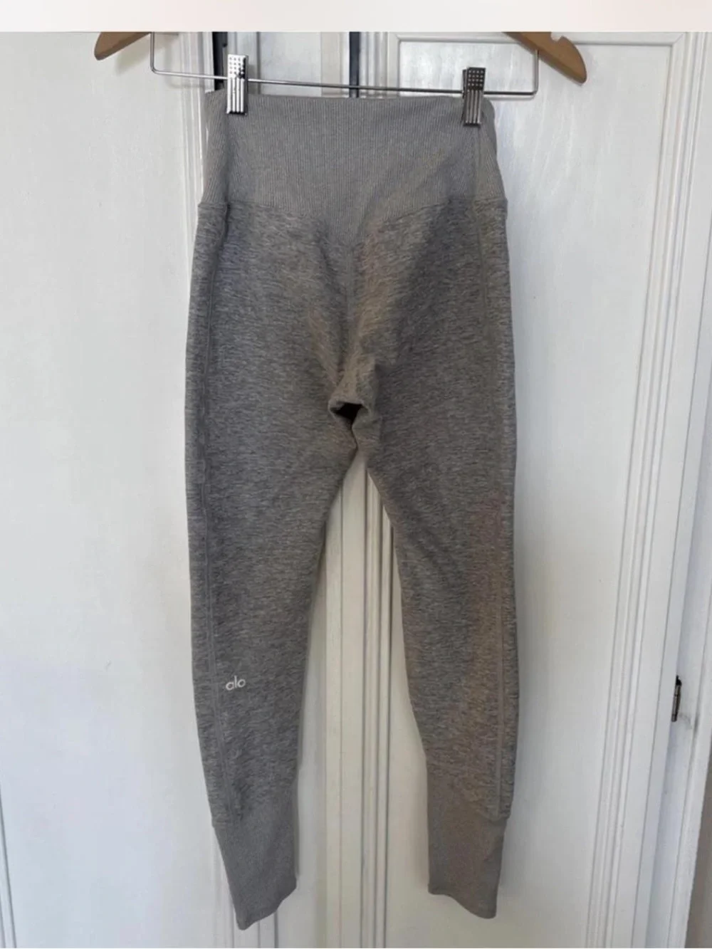 Alo Yoga High-Waist Alosoft Lounge Leggings Athletic Heather Grey Ribbed S